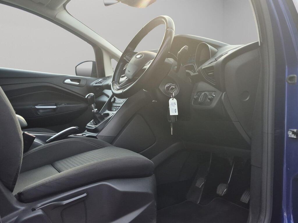 Ford C-Max 44