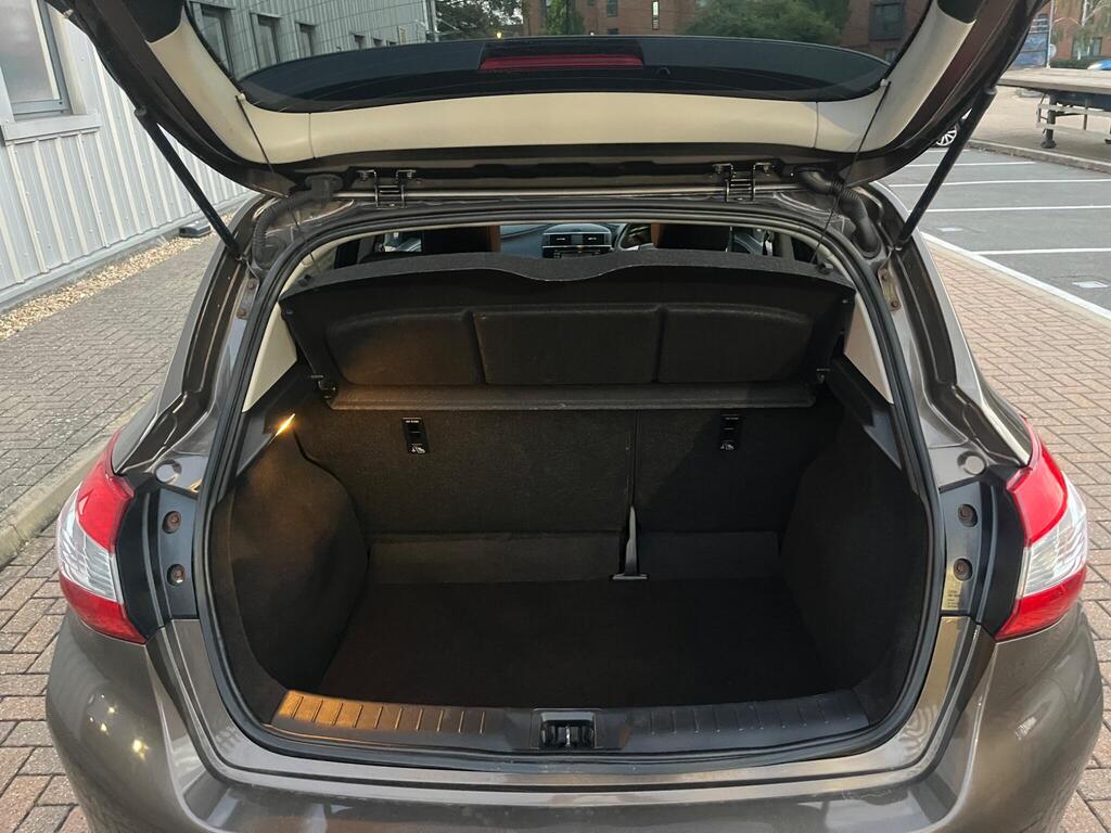 Nissan Pulsar 33
