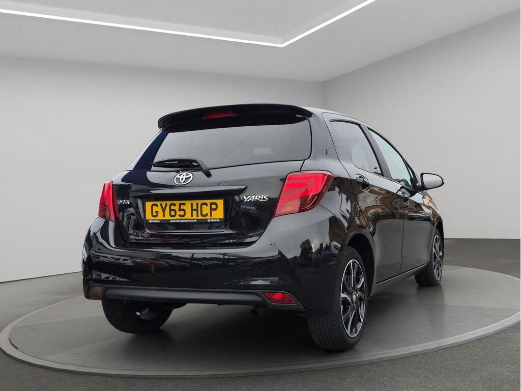 Toyota Yaris 10