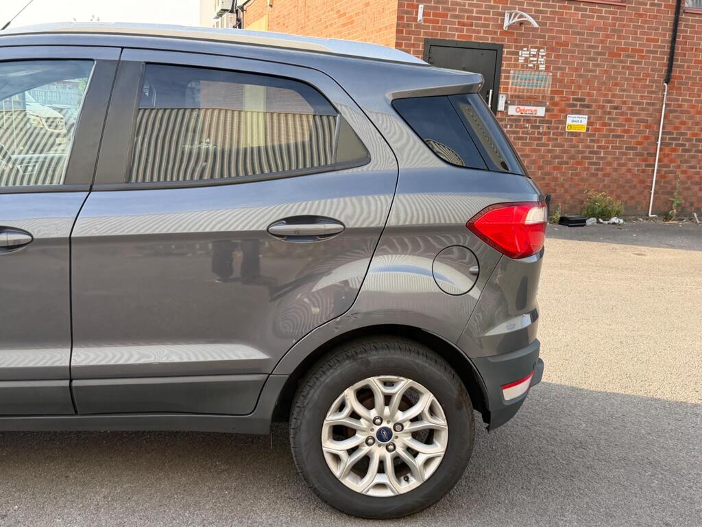 Ford EcoSport 6