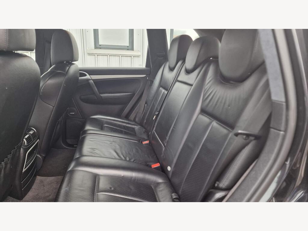Porsche Cayenne 26
