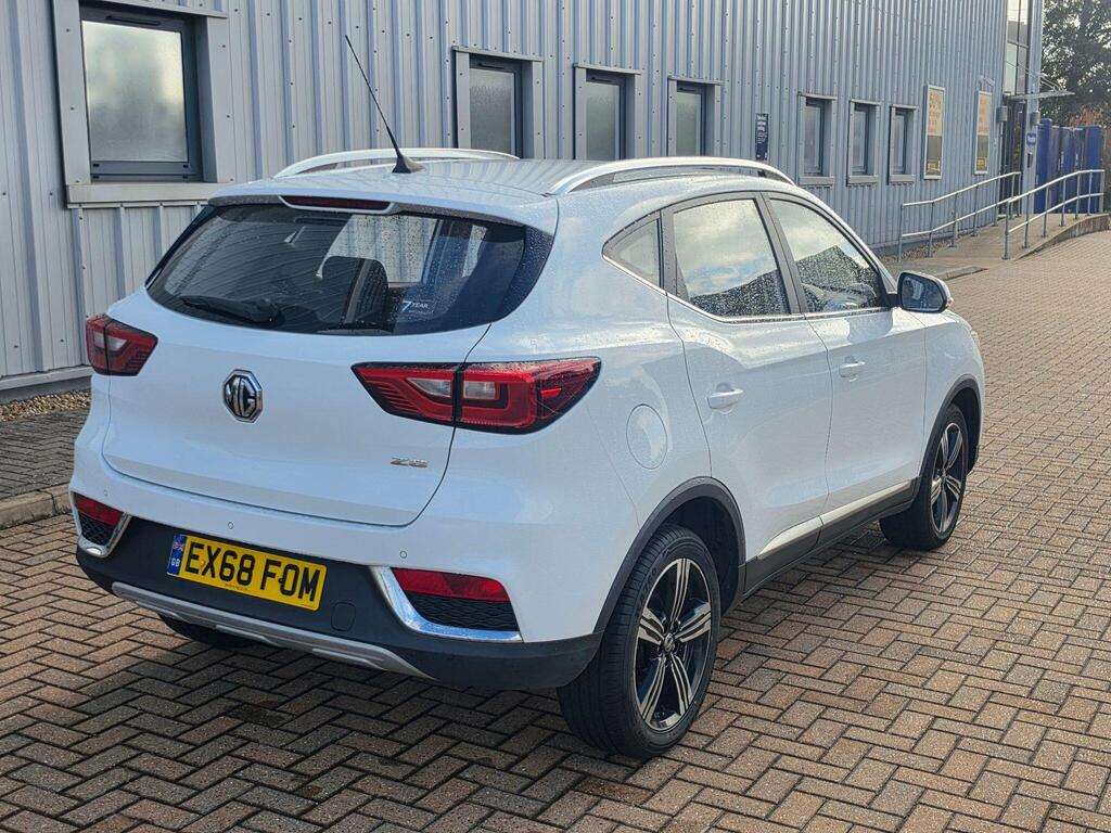 MG MG ZS 13