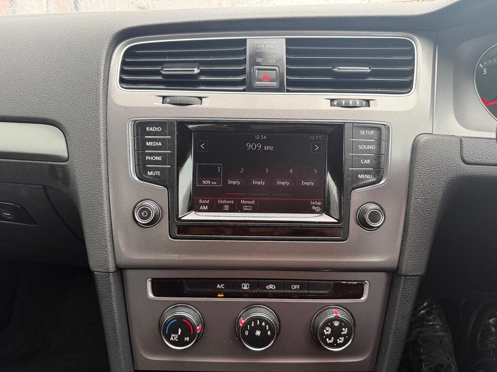 Volkswagen Golf 49
