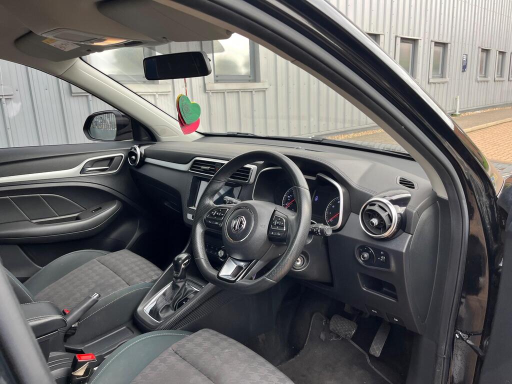 MG MG ZS 33