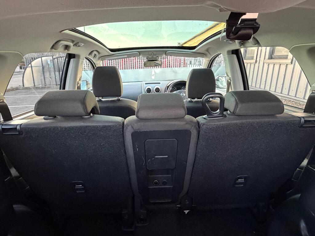 Nissan Qashqai+2 19