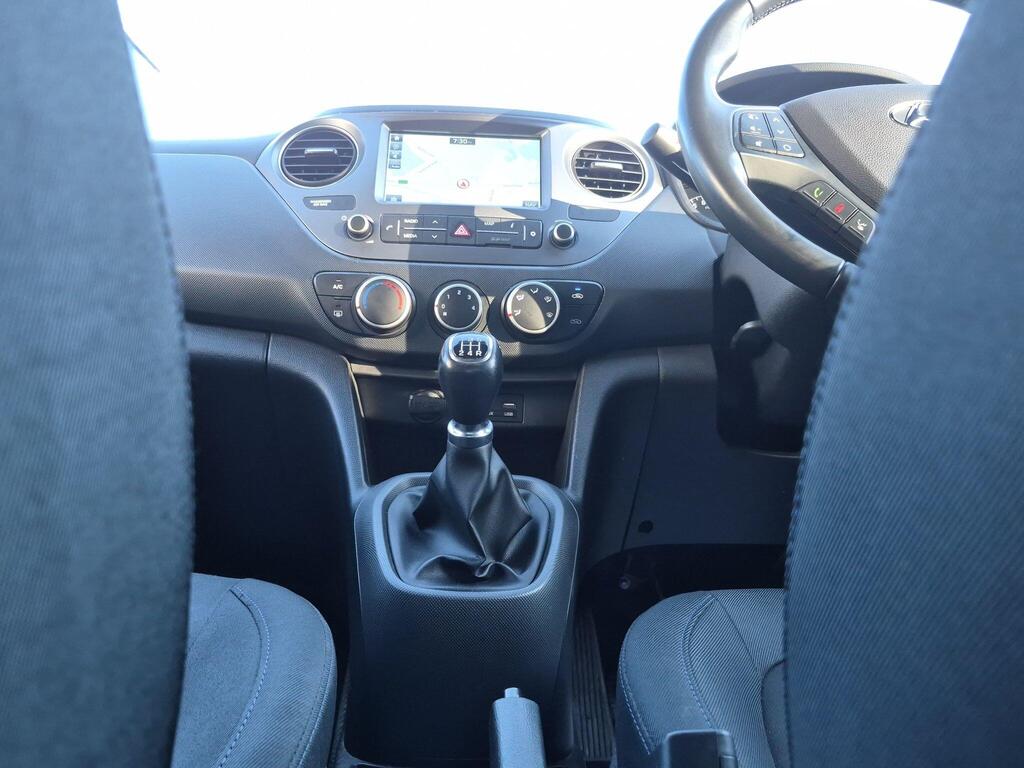 Hyundai i10 10