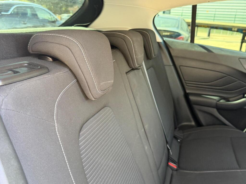 Ford Focus 24