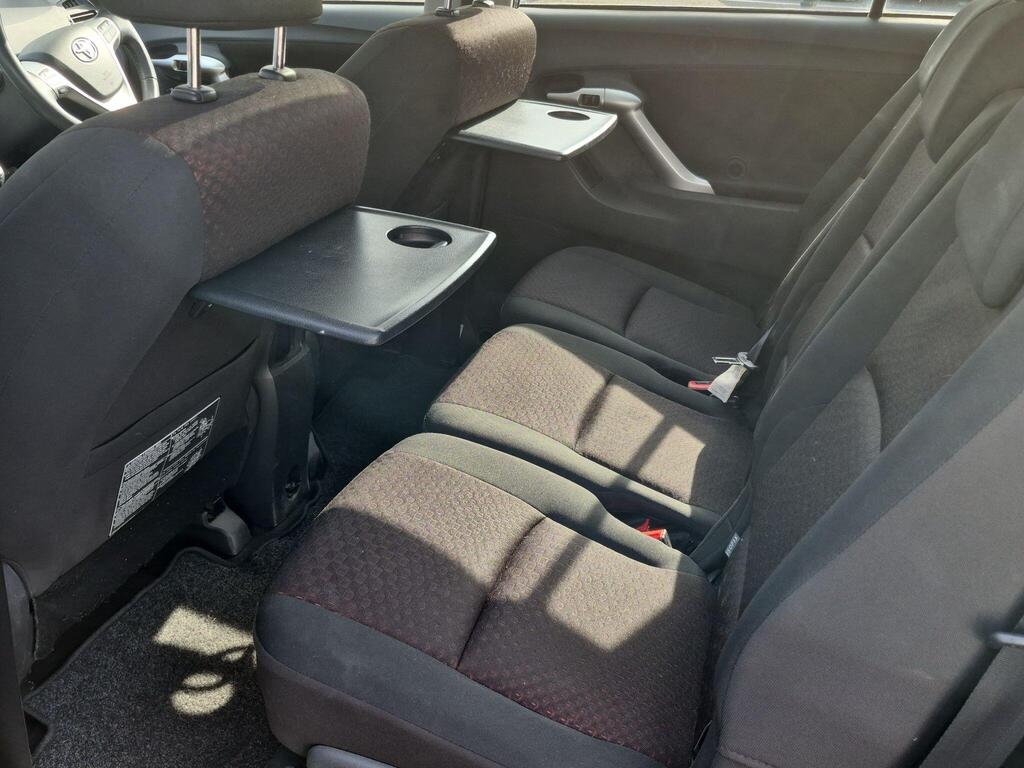 Toyota Verso 18