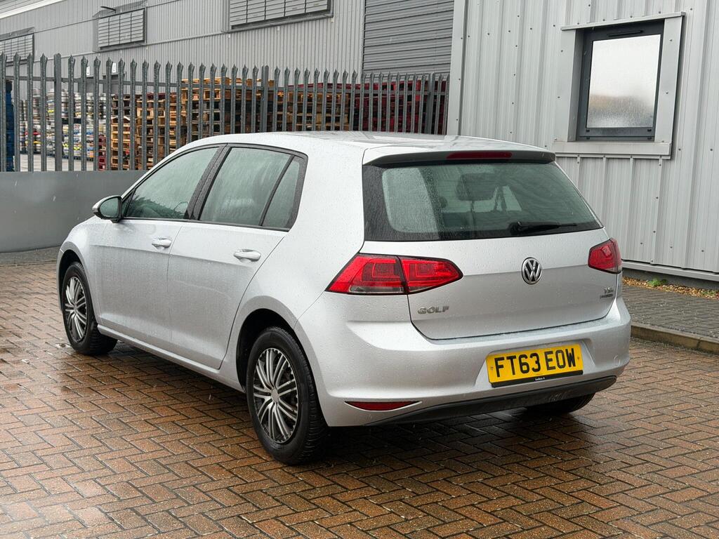 Volkswagen Golf 12