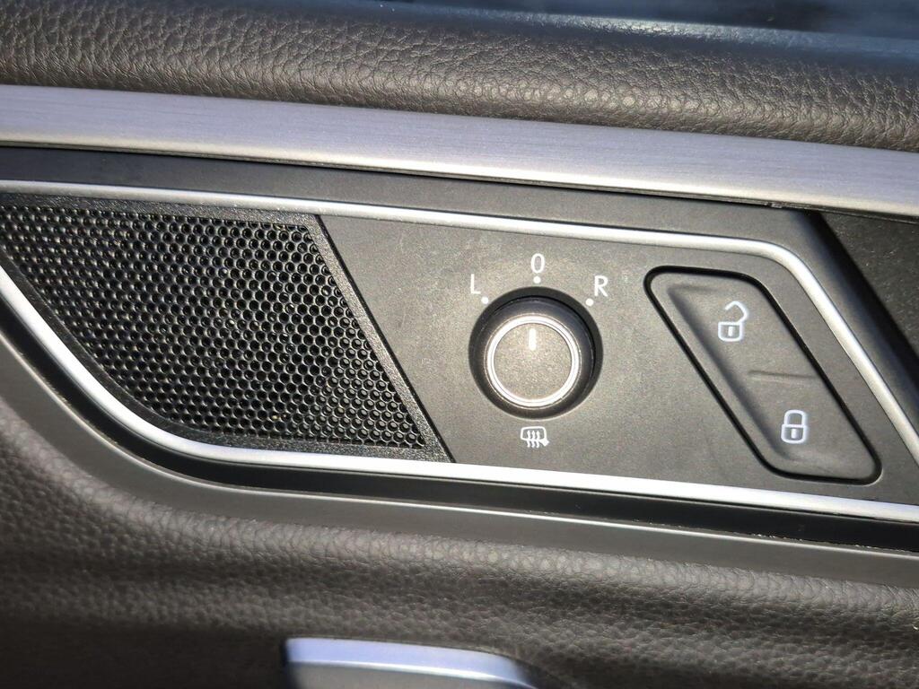 Volkswagen Golf SV 19
