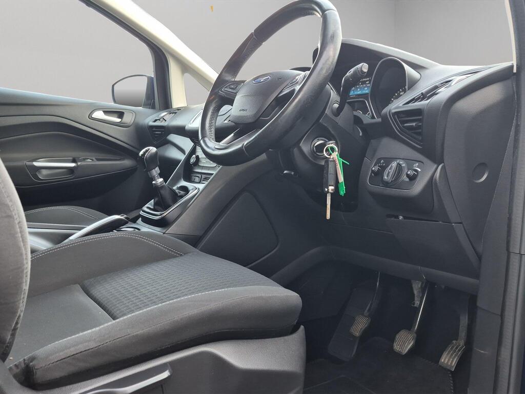 Ford C-Max 13