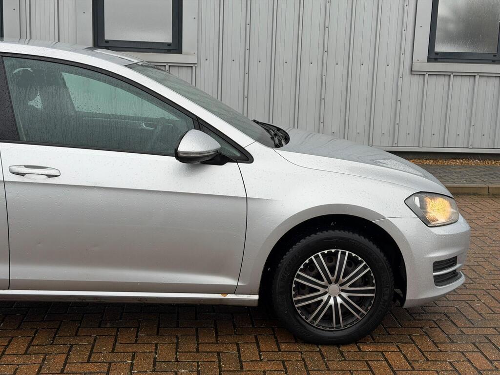 Volkswagen Golf 10