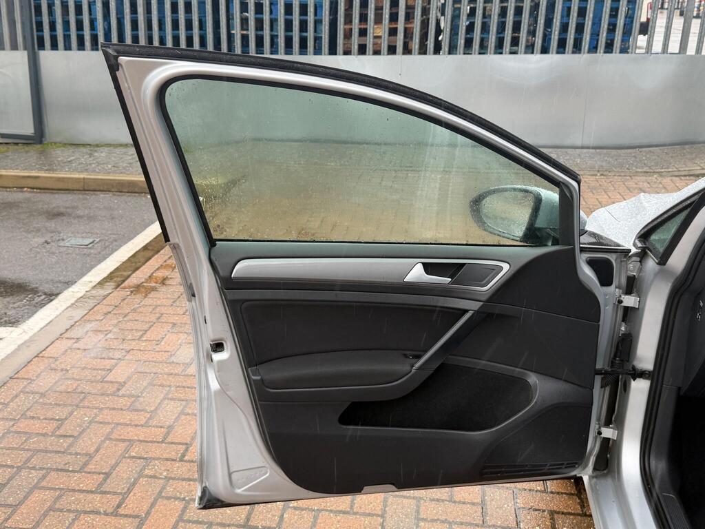Volkswagen Golf 43