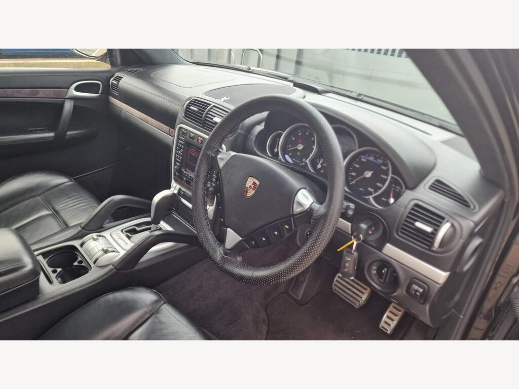 Porsche Cayenne 52