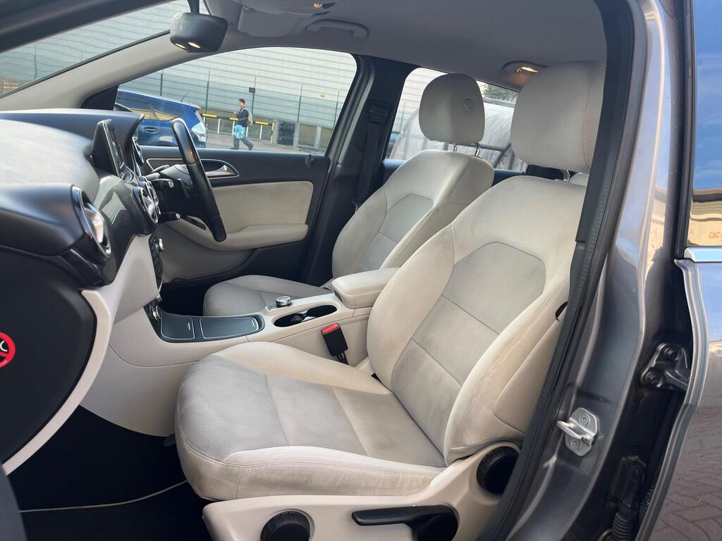 Mercedes-Benz B Class 81