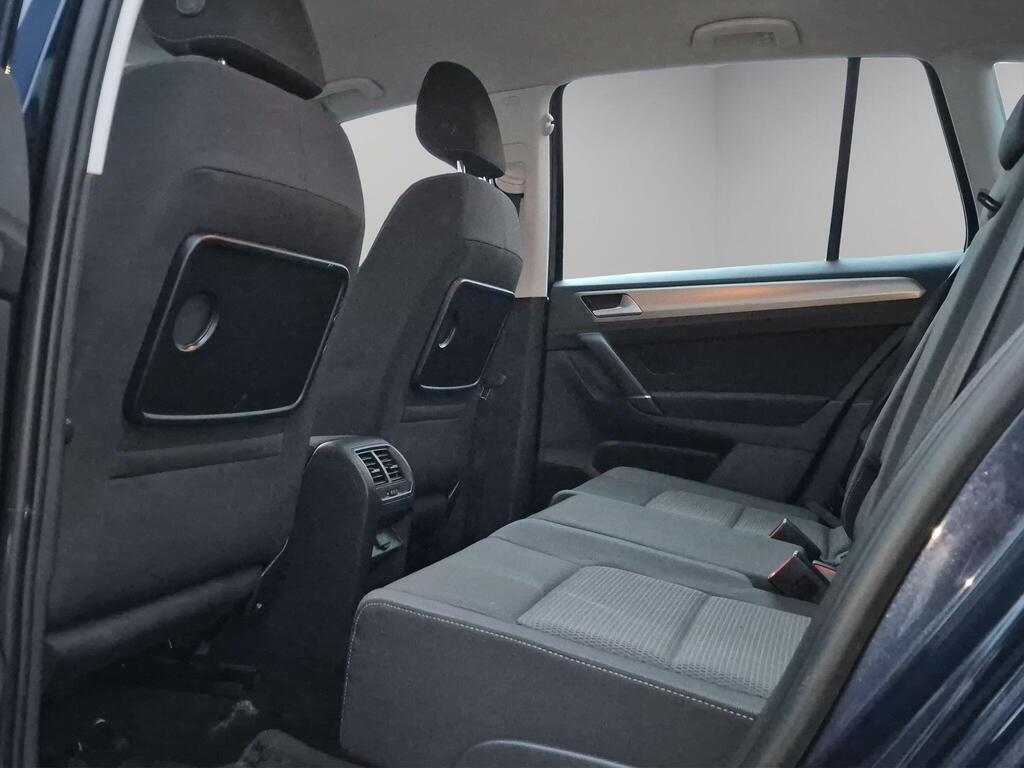 Volkswagen Golf SV 17