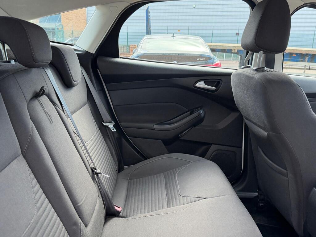 Ford Focus 24