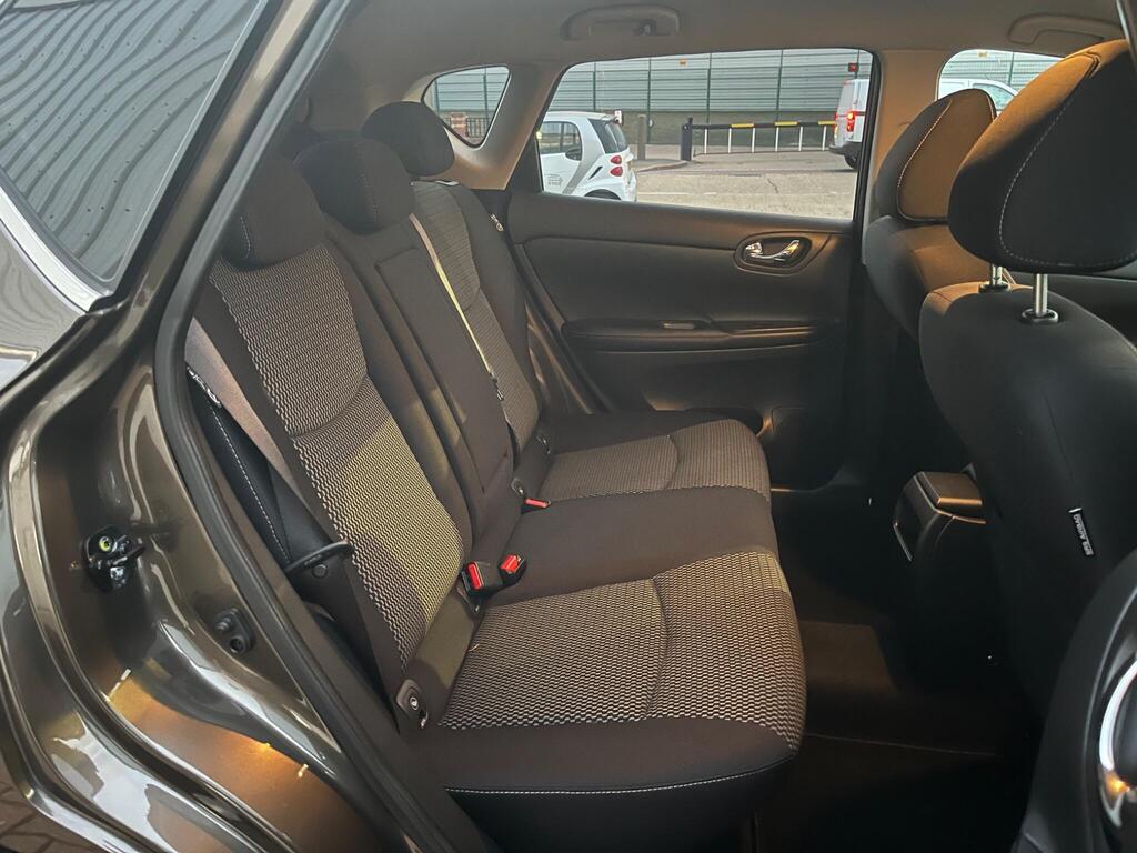 Nissan Pulsar 21
