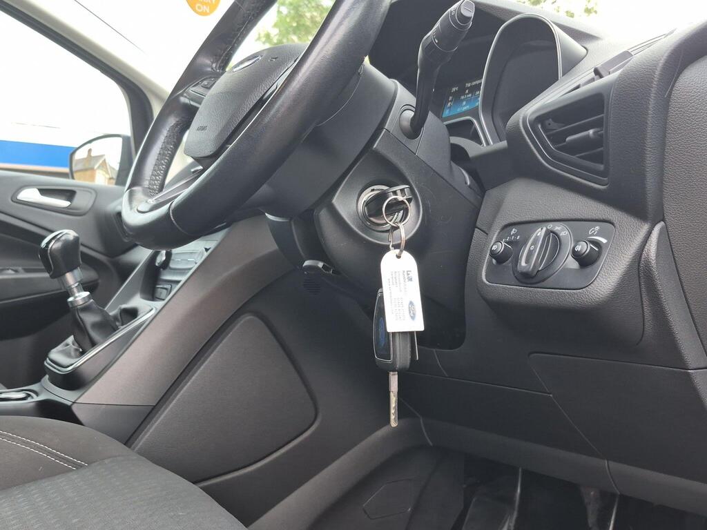 Ford C-Max 10