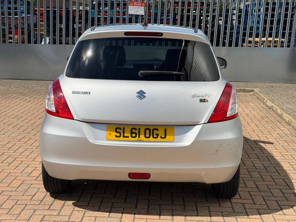 Suzuki Swift 13