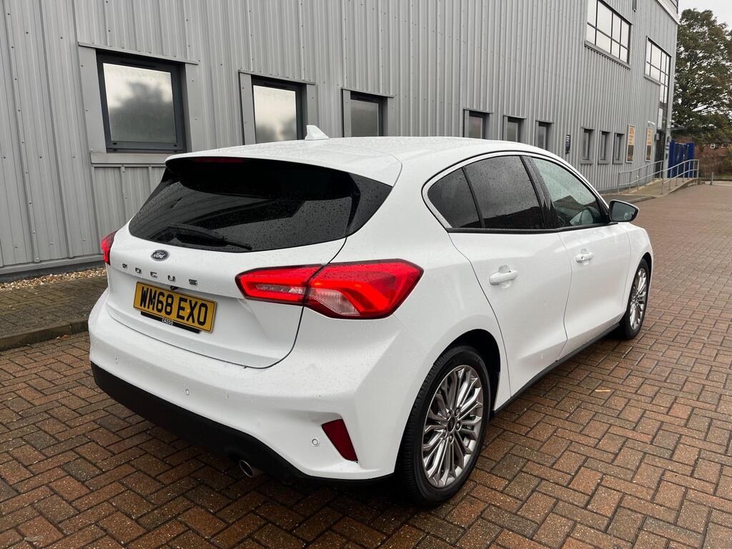 Ford Focus 32