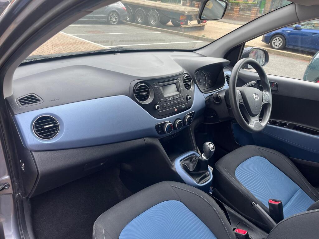 Hyundai i10 23