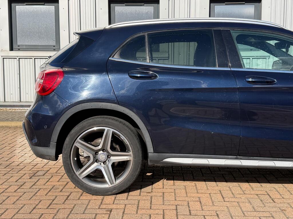 Mercedes-Benz GLA 37