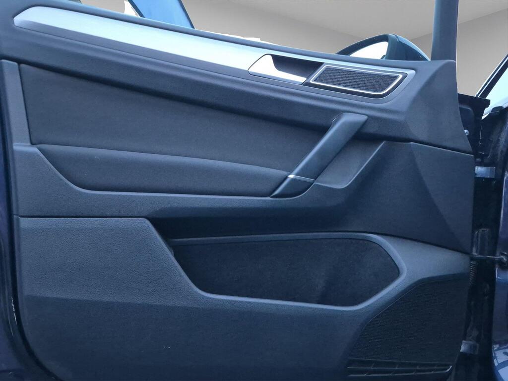 Volkswagen Golf SV 27