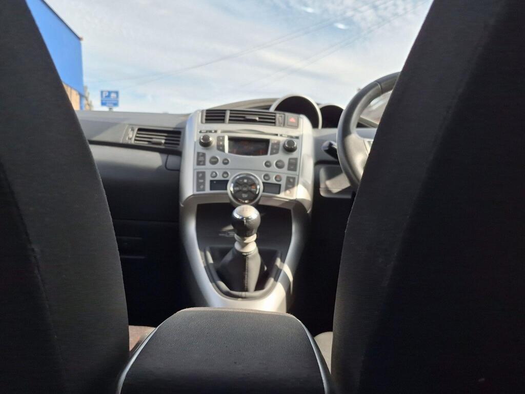 Toyota Verso 10