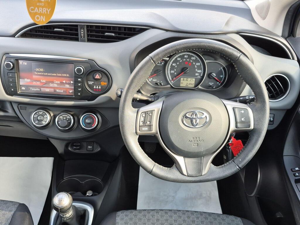Toyota Yaris 12