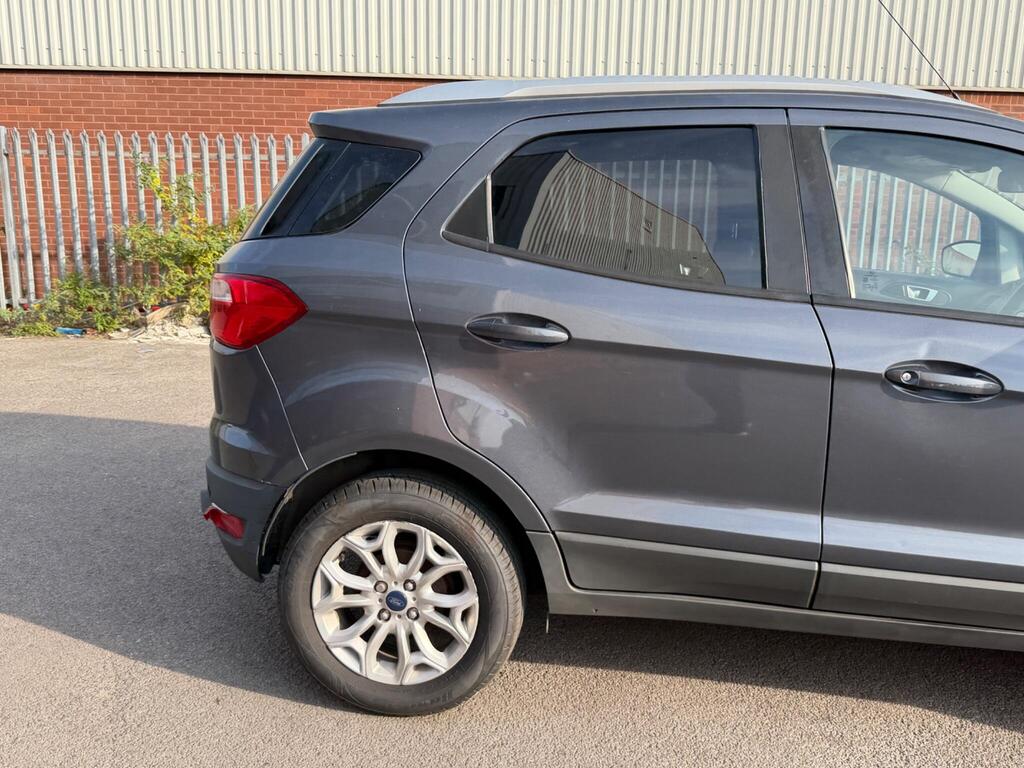Ford EcoSport 41
