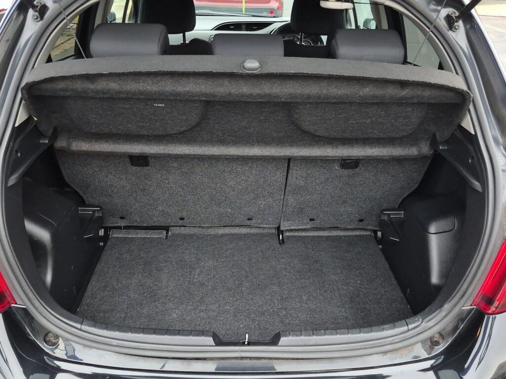 Toyota Yaris 57