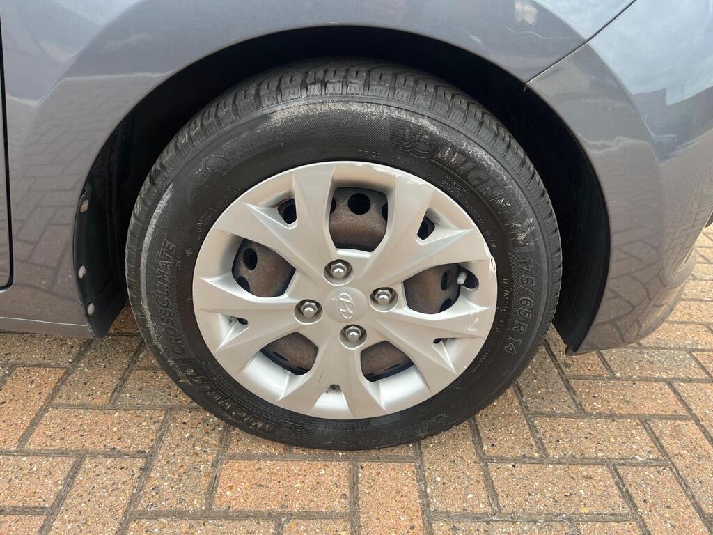 Hyundai i10 43