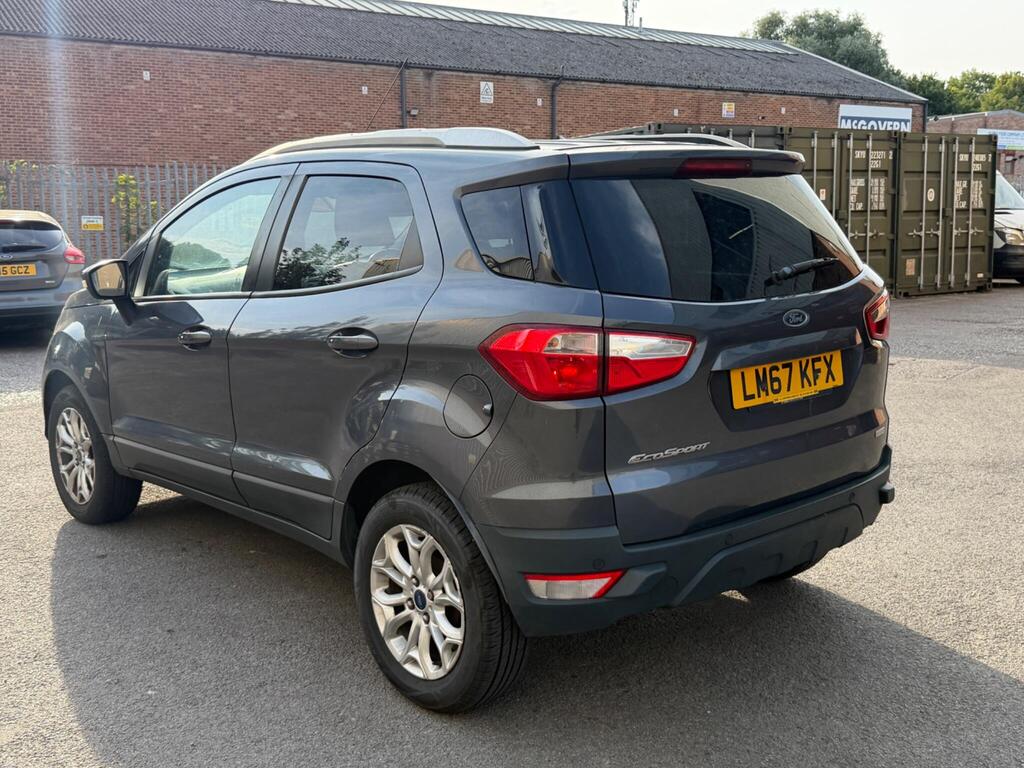 Ford EcoSport 4
