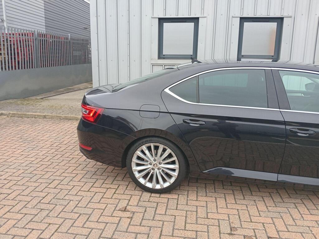 Skoda Superb 9