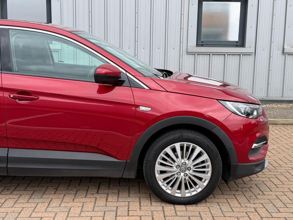 Vauxhall Grandland X 7