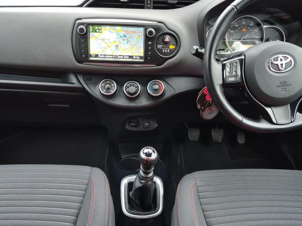 Toyota Yaris 17