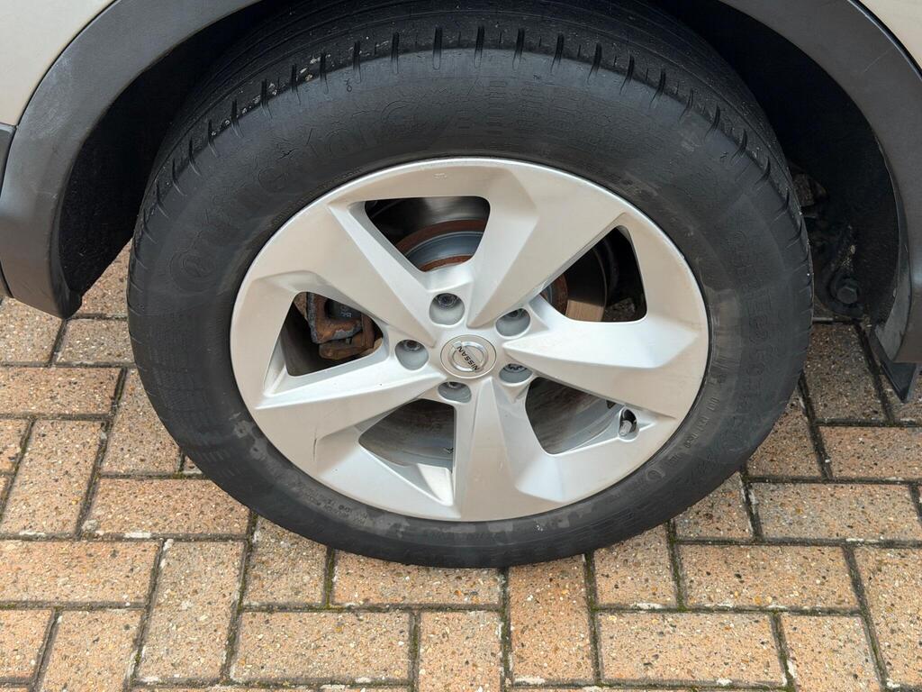 Nissan Qashqai 35