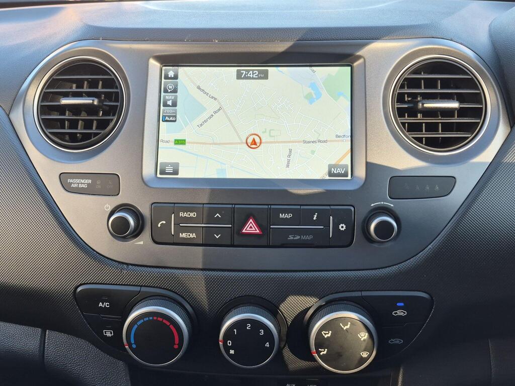 Hyundai i10 33