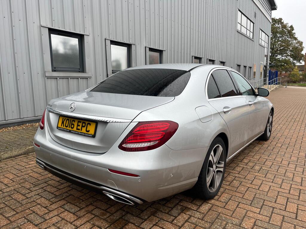 Mercedes-Benz E Class 22