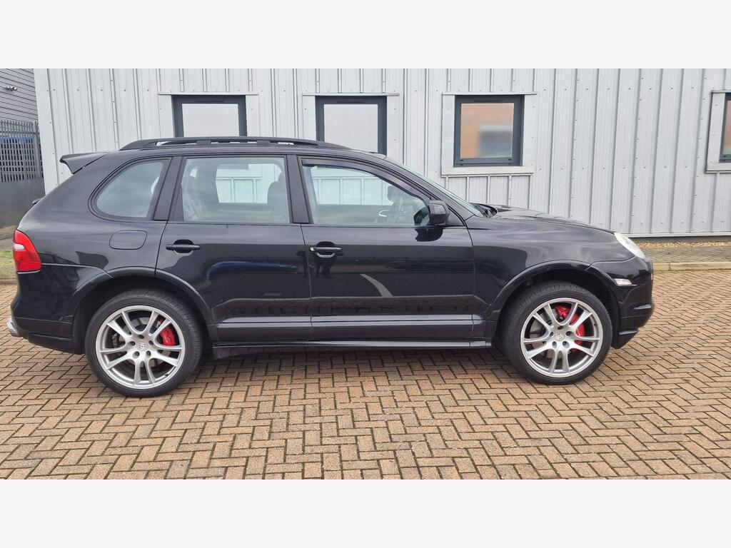 Porsche Cayenne 16