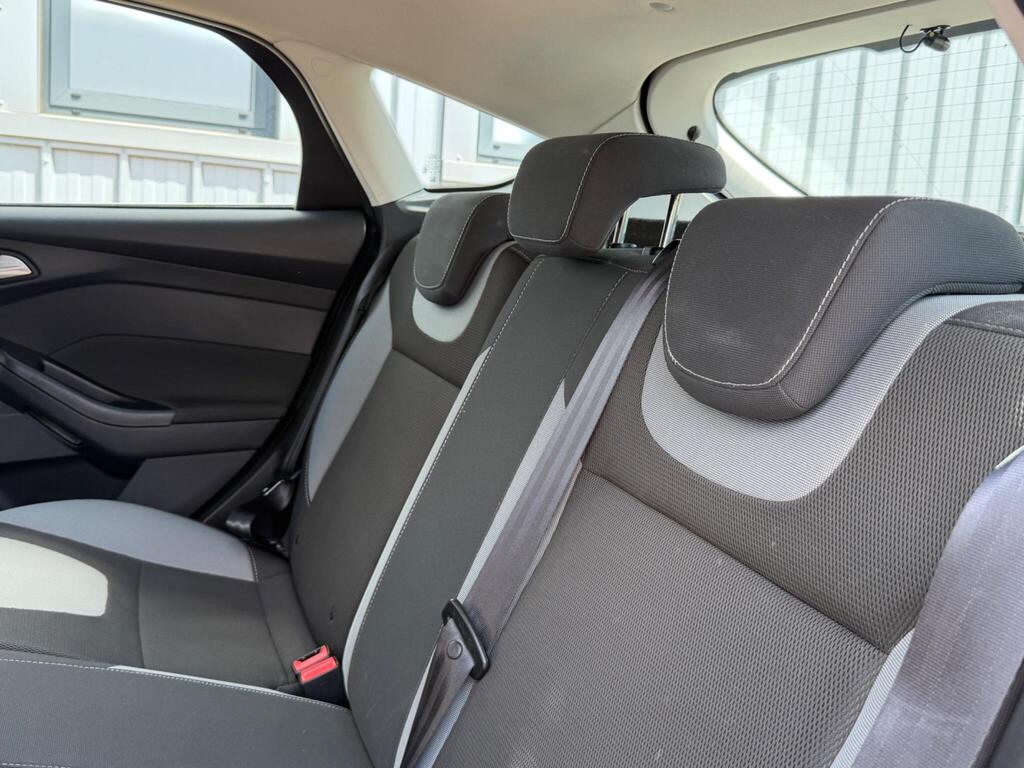Ford Focus 26