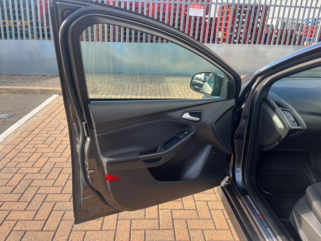 Ford Focus 44