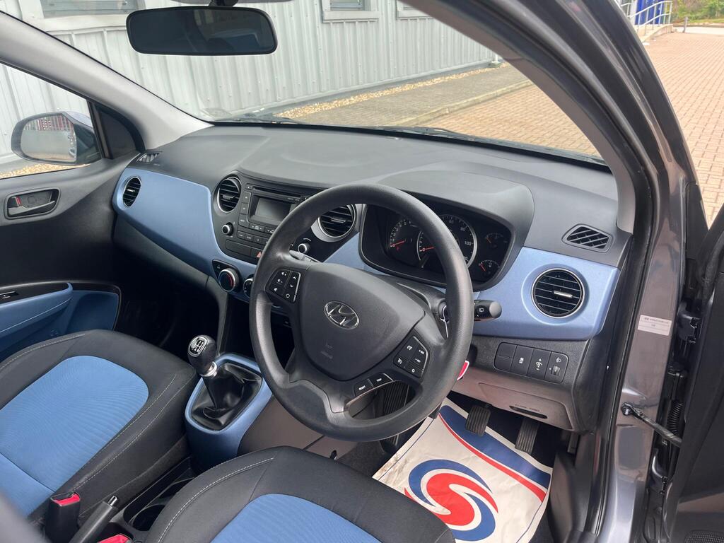 Hyundai i10 20