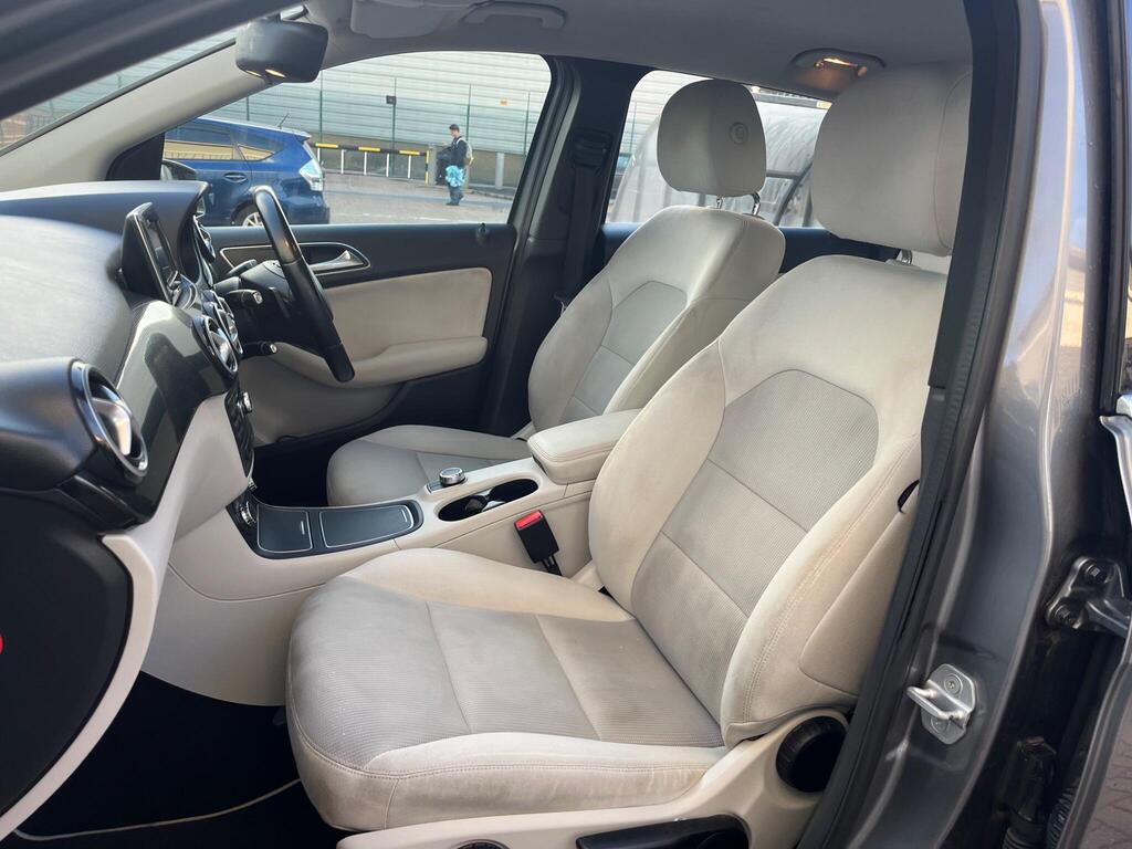 Mercedes-Benz B Class 83