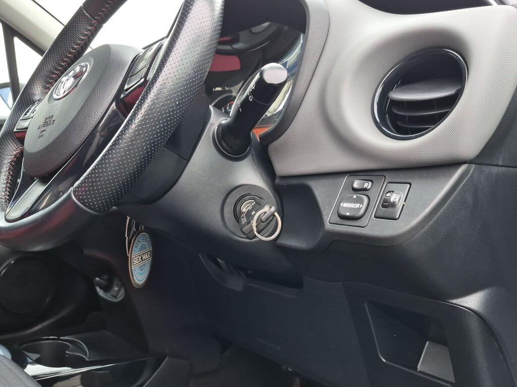 Toyota Yaris 64