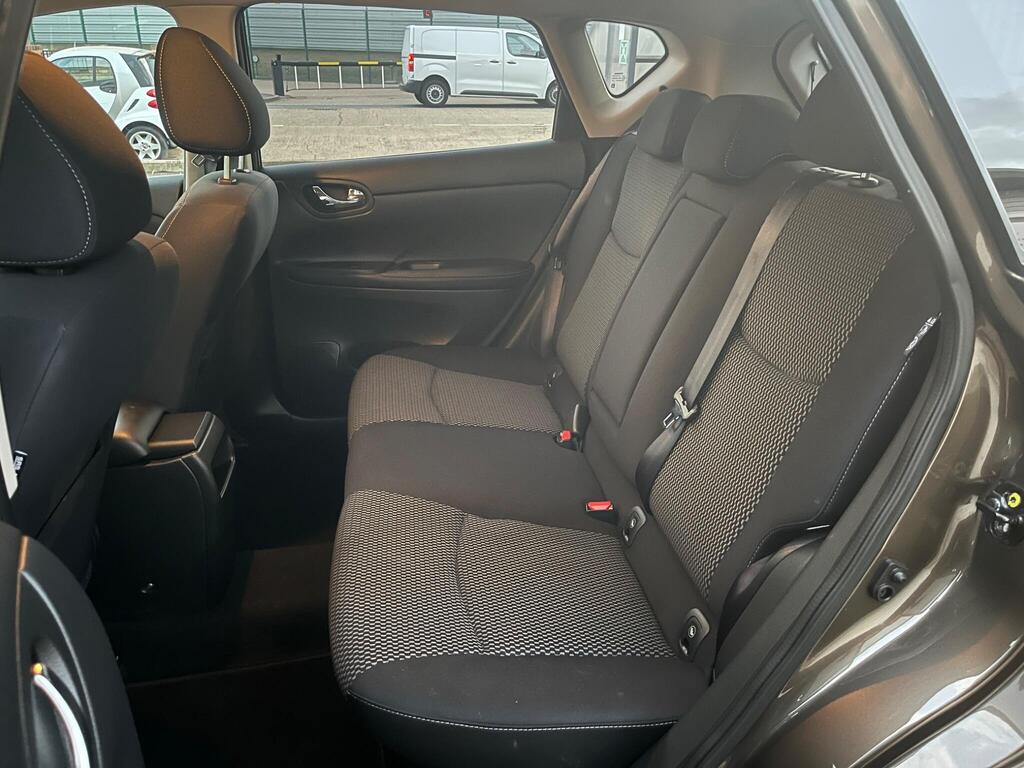 Nissan Pulsar 25