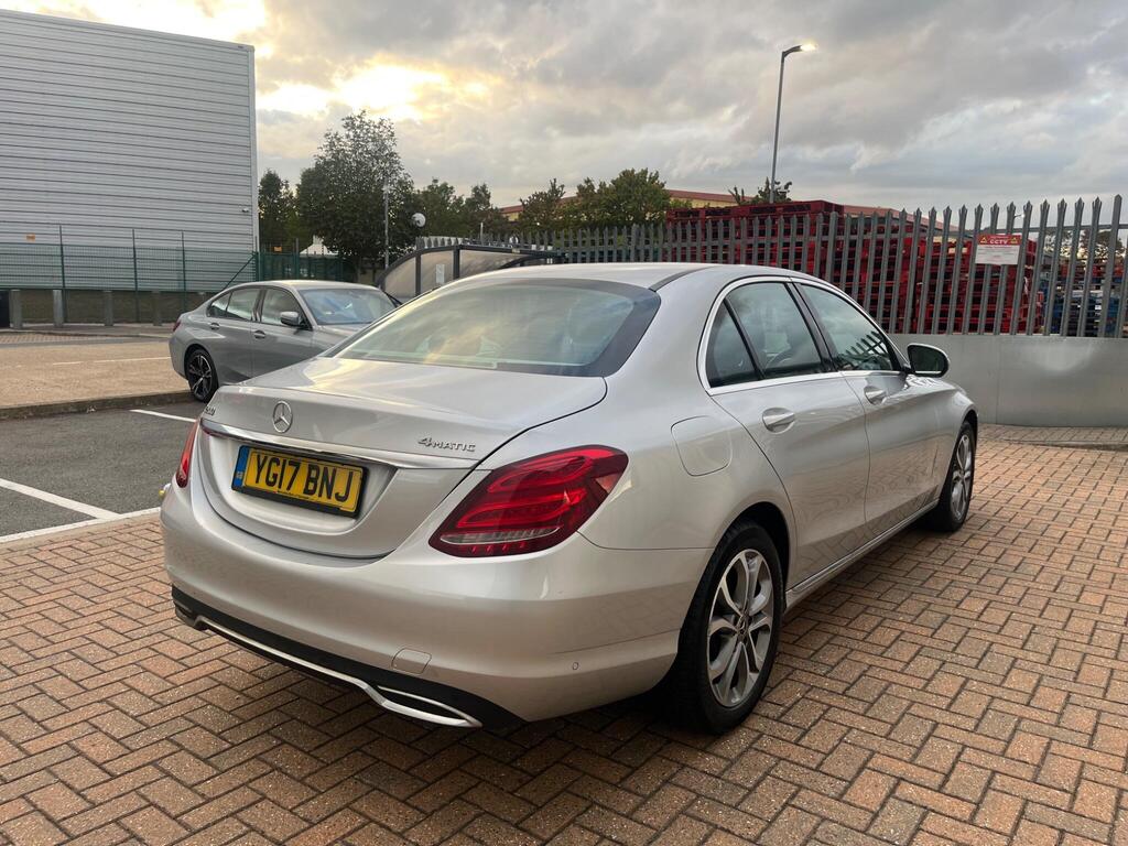 Mercedes-Benz C Class 16