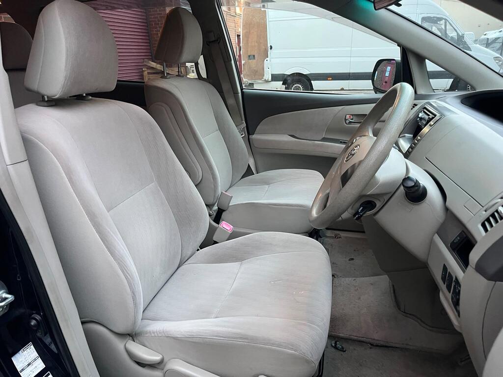 Toyota Estima 21