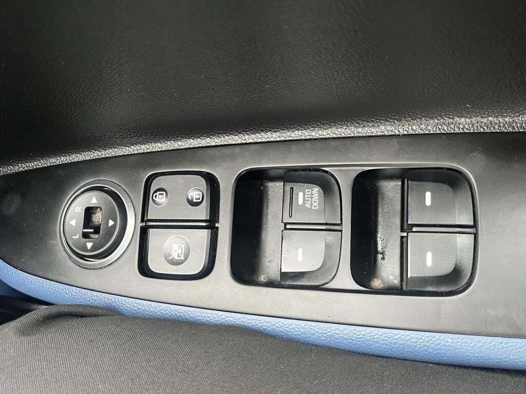Hyundai i10 33